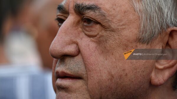 Серж Саргсян во время народного митинга За Арцах и Армению (2 сентября 2023). Еревaн - Sputnik Армения