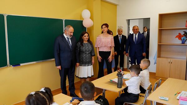 ՀՀ վարչապետ Նիկոլ Փաշինյանը այցելել է Կաթնաղբյուրի հիմնական դպրոց - Sputnik Արմենիա