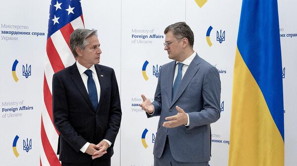 Министр иностранных дел Украины Дмитрий Кулеба и госсекретарь США Энтони Блинкен делают заявление для СМИ в преддверии своей встречи (6 сентября 2023). Киев - Sputnik Армения