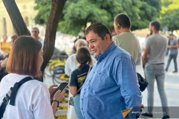Инициатива Stop Wildberries Armenia организовала акцию протеста у здания правительства на площади Республики (7 сентября 2023). Еревaн Инициатива Stop Wildberries Armenia организовала акцию протеста у здания правительства на площади Республики (7 сентября 2023). Еревaн - Sputnik Армения