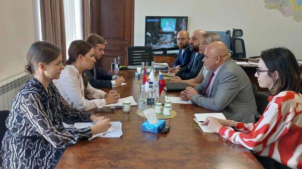 В Комиссии по телевидению и радиовещанию прошла встреча с представителями Минкомсвязи РФ (8 сентября 2023). Еревaн - Sputnik Армения