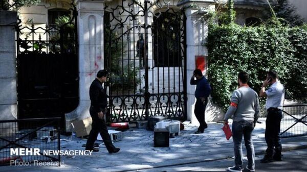 Подвергшееся нападению посольство Ирана во Франции  - Sputnik Армения