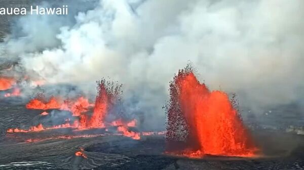 Извержение вулкана Килауэа началось на Гавайях, объявлен красный код авиационной опасности - Sputnik Армения