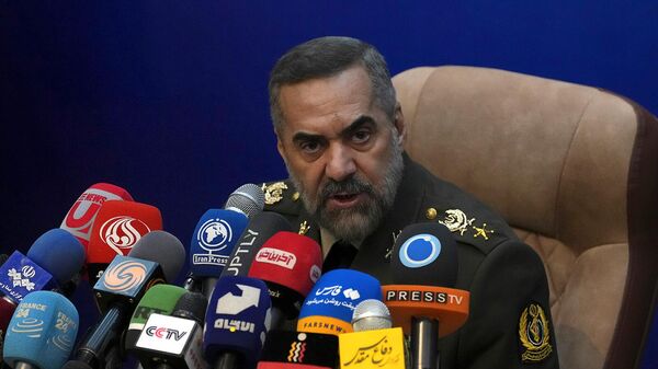 Министр обороны Ирана генерал Мохаммад Реза Аштиани на пресс-конференции (6 марта 2023). Тегеран - Sputnik Армения