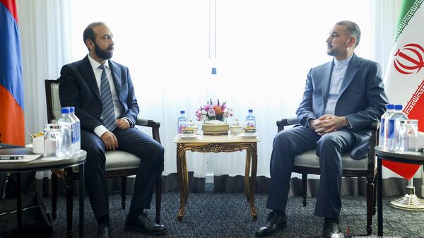 В рамках 78-й сессии Генеральной Ассамблеи ООН министр иностранных дел Арарат Мирзоян встретился иранским коллегой Амиром Абдоллахианом (19 сентября 2023). Нью-Йорк - Sputnik Армения