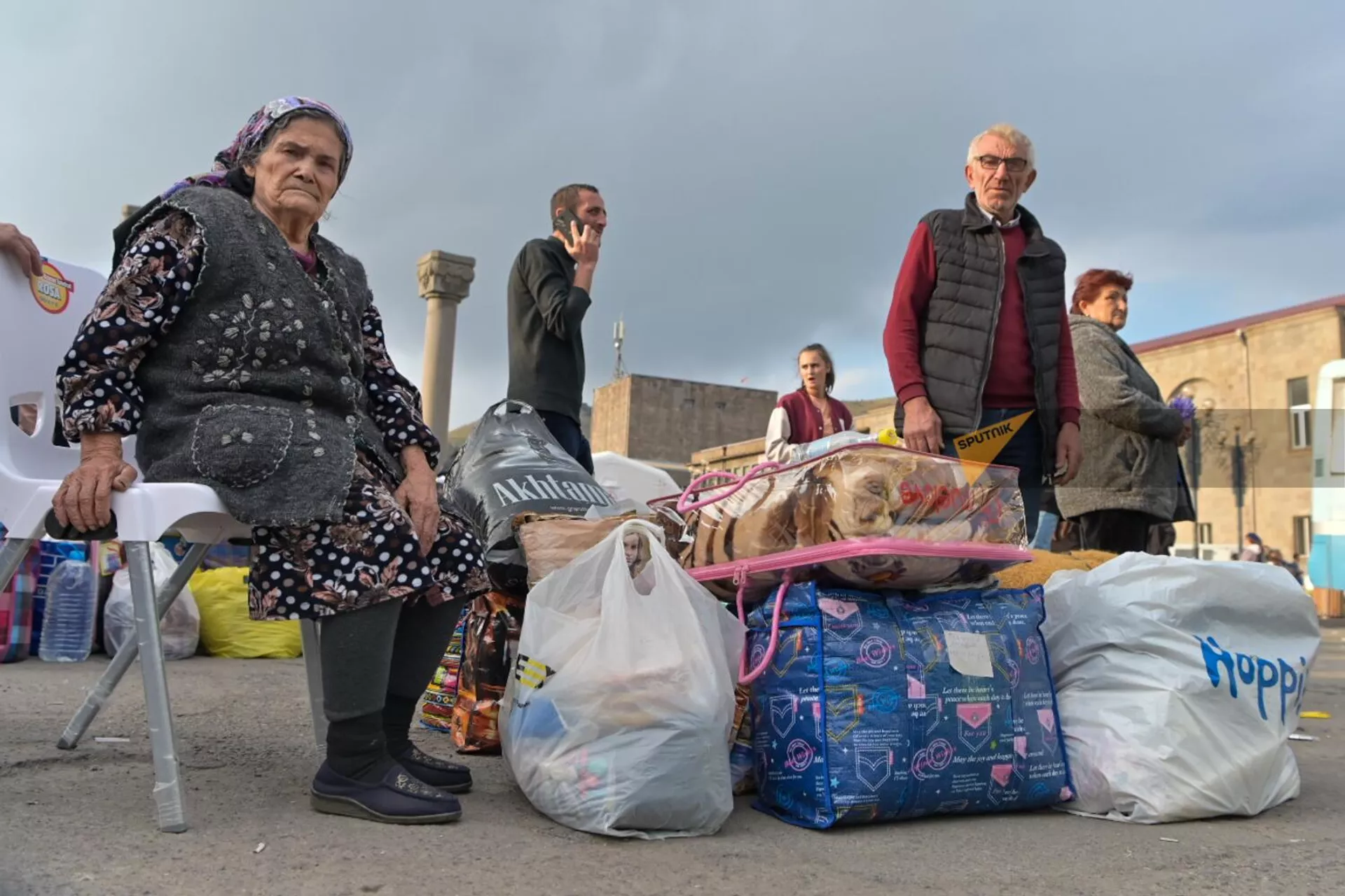 Вынужденные переселенцы из Нагорного Карабаха на территории гуманитарного центра Гориса (26 сентября 2023). Сюник - Sputnik Армения, 1920, 01.10.2023