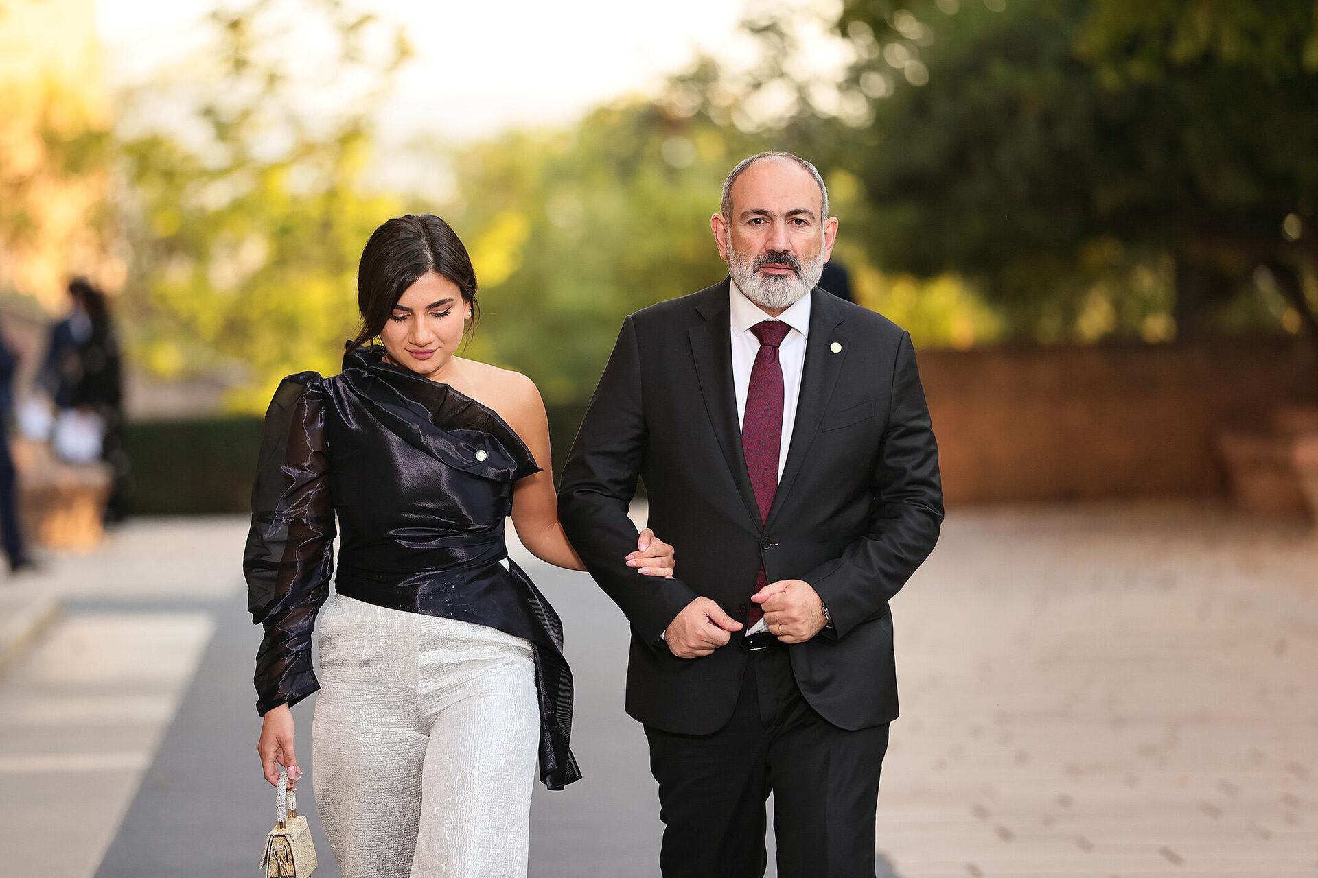 Премьер-министр Никол Пашинян присутствовал на официальном ужине со своей дочерью Мариам во дворце Карлоса 5-го (5 октября 2023). Гранада - Sputnik Армения, 1920, 06.10.2023