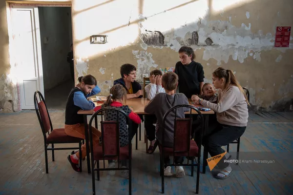 Спортивная школа Арташата, переделанная во временное жилище для вынужденных переселенцев из Нагорного Карабаха - Sputnik Армения