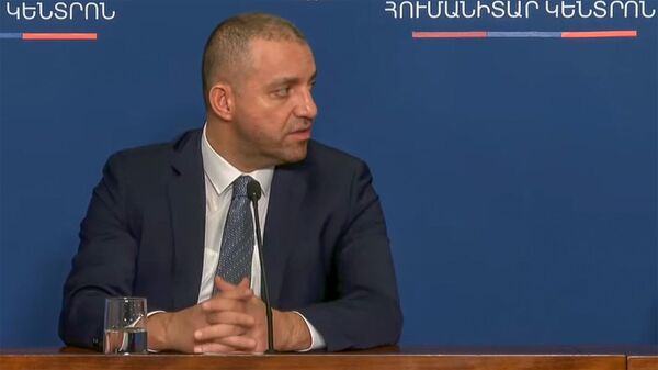Министр экономики Ваан Керобян во время брифинга (7 октября 2023). Еревaн - Sputnik Армения