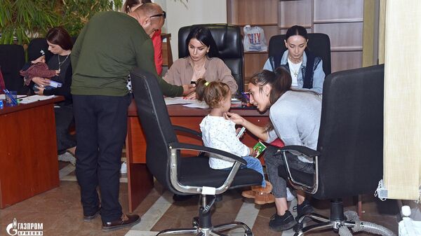 В результате программы ЗАО Газпром Армения решены вопросы жилья более чем 600 вынужденных переселенцев семей из Нагорного Карабаха - Sputnik Армения