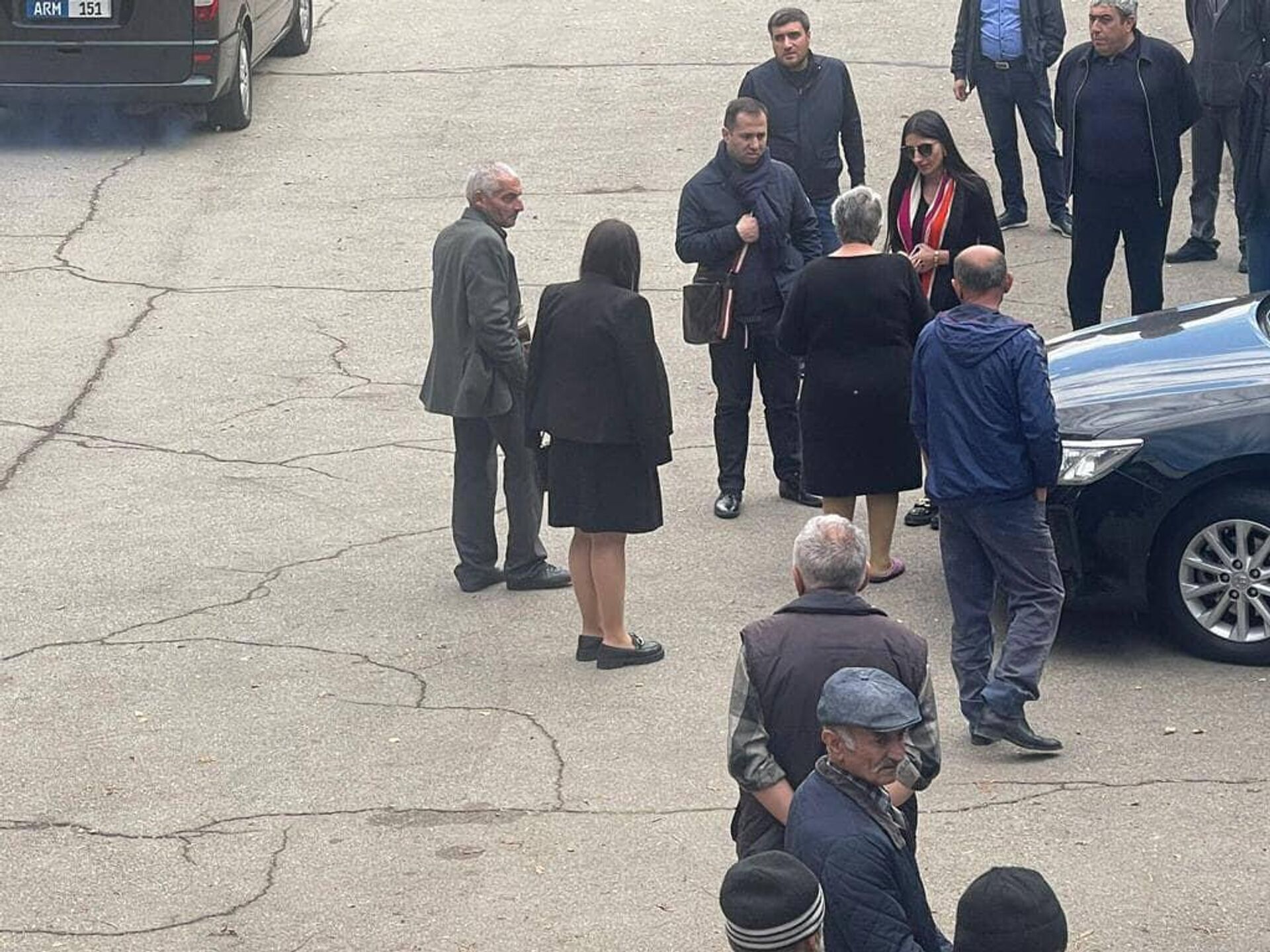 Защитник прав человека Анаит Манасян и комиссар Совета Европы по правам человека Дуня Миятович посетили временное жилище вынужденных переселенцев из Нагорного Карабаха (17 октября 2023). Агавнадзор Защитник прав человека Анаит Манасян и комиссар Совета Европы по правам человека Дуня Миятович посетили временное жилище вынужденных переселенцев из Нагорного Карабаха (17 октября 2023). Агавнадзор - Sputnik Արմենիա, 1920, 17.10.2023