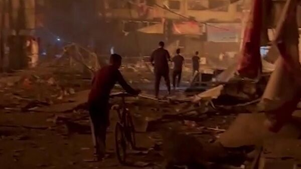 Атака ЦАХАЛ по рынку в Нусейрате в центре сектора Газа - Sputnik Армения