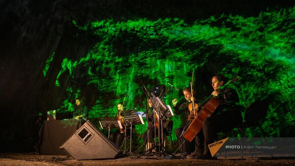 Проект Music of Armenia представил премьеру концерта Sounds of Garni в Гарнийском ущелье - Sputnik Армения