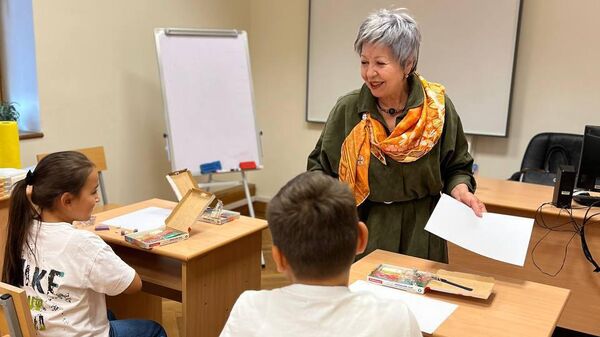 В Русском доме в Ереване прошла первая арт-терапия для детей временно переселённых лиц из Нагорного Карабаха  - Sputnik Армения