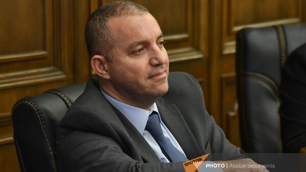 Министр экономики Ваан Керобян на обсуждении бюджета 2024 г. в НС (31 октября 2023). Еревaн - Sputnik Армения