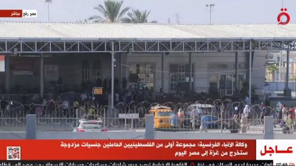Кадры с КПП Рафах, через который в Египет из Газы начали пускать иностранцев - Sputnik Армения
