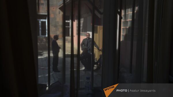 Вынужденные переселенцы во дворе армавирского территориального центра психолого-педагогической поддержки - Sputnik Армения