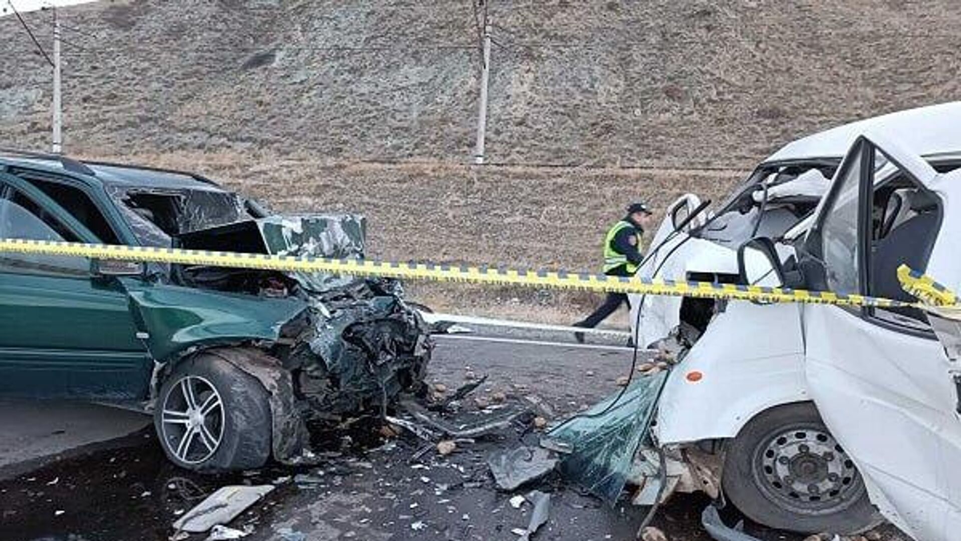 ДТП с пострадавшими на дороге из Чамбарака в село Драхтик (4 ноября 2023). Гегаркуник - Sputnik Армения, 1920, 04.11.2023