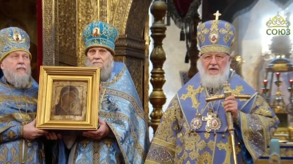 Патриарх показал оригинал иконы Казанской Божией Матери - Sputnik Армения