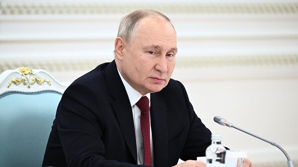 Президент РФ Владимир Путин во время переговоров с президентом Казахстана (9 ноября 2023). Астана - Sputnik Армения
