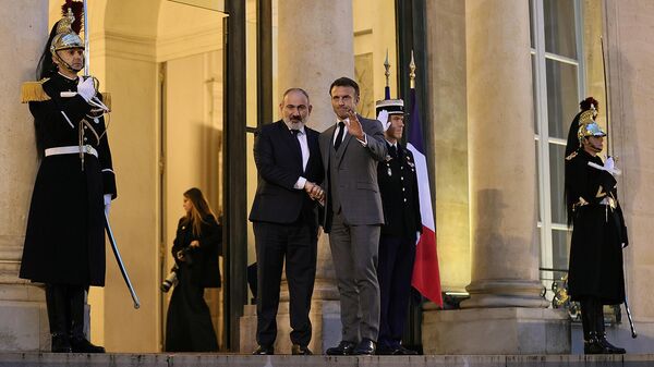 Встреча премьер-министра Никола Пашиняна и президента Франции Эммануэля Макрона в Елисейском дворце (9 ноября 2023). Париж - Sputnik Армения