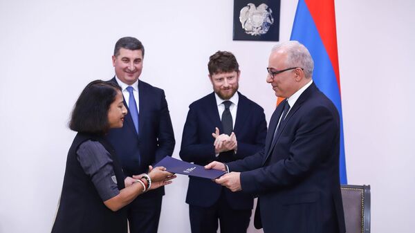 Церемония присоединения Армении к рамочному соглашению Об основании международного солнечного альянса (16 ноября 2023). Еревaн - Sputnik Армения