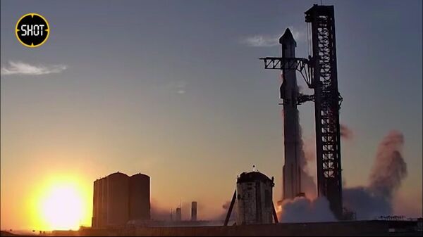 Сверхтяжёлая американская ракета Starship компании Илона Маска снова взлетела с космодрома в штате Техас - Sputnik Армения