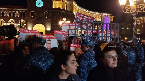Акция протеста на площади Республики (18 ноября 2023). Еревaн - Sputnik Армения
