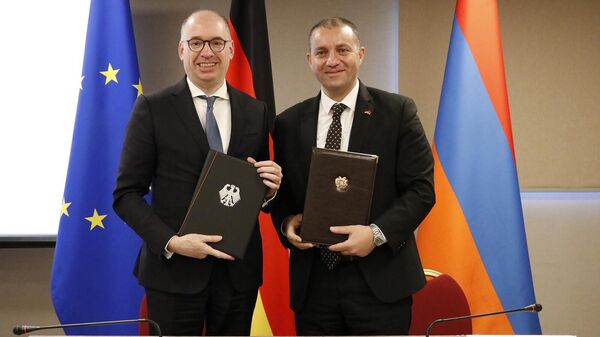 Ճեպազրույցի ժամանակ - Sputnik Արմենիա