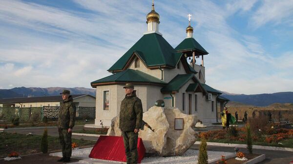 В честь погибших 20 сентября 2023 года военнослужащих российские миротворцы открыли мемориальный памятник - Sputnik Армения