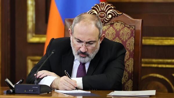 Совещание под руководством премьер-министра Никола Пашиняна, в ходе которого был представлен отчет комиссии по регулированию общественных услуг (23 января 2024). Еревaн - Sputnik Армения
