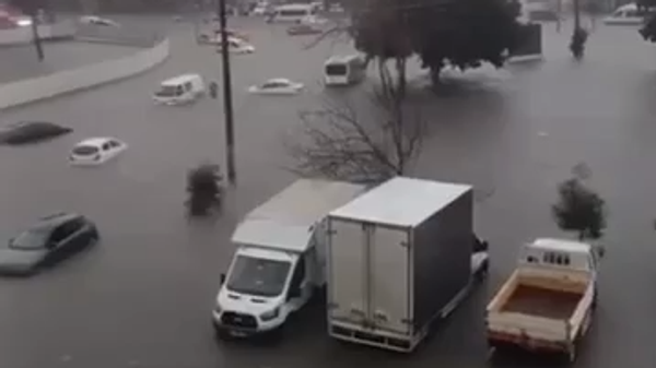 Улицы турецкой Антальи, затопленные из-за проливных дождей  - Sputnik Армения
