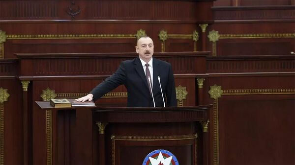 Президент Азербайджана Ильхам Алиев во время инаугурации (14 февраля 2024). Баку - Sputnik Армения