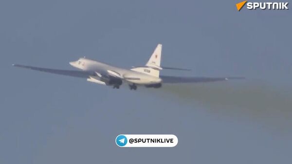 Путин оценил ракетоносец Ту-160М после полета - Sputnik Армения