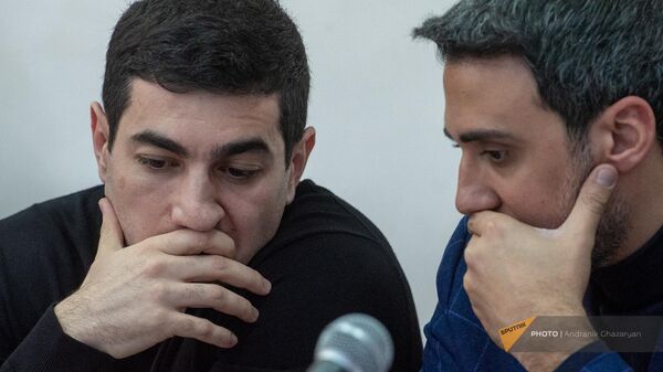 Адвокат Арам Вардеванян и Левон Кочарян на судебном заседании (27 февраля 2024). Еревaн - Sputnik Армения