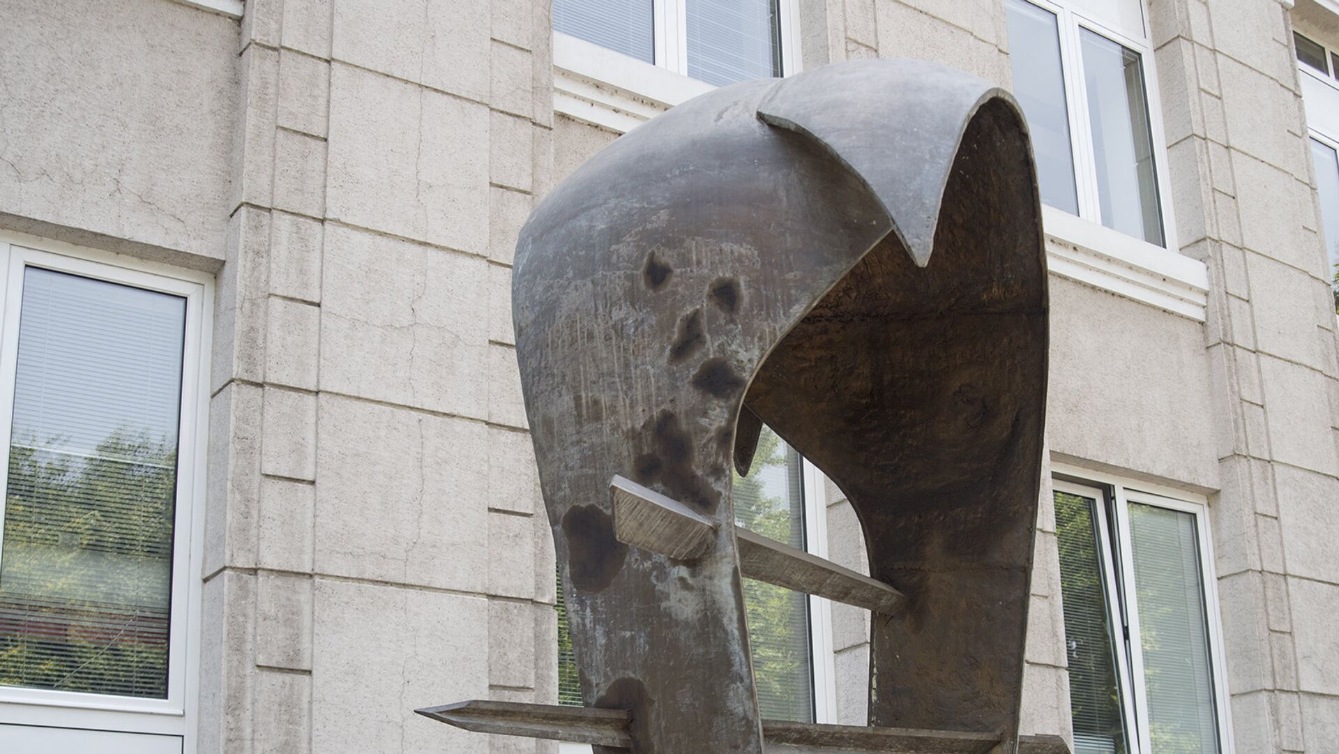 Памятник армянскому драму напротив здания Центробанка - Sputnik Արմենիա, 1920, 04.05.2021
