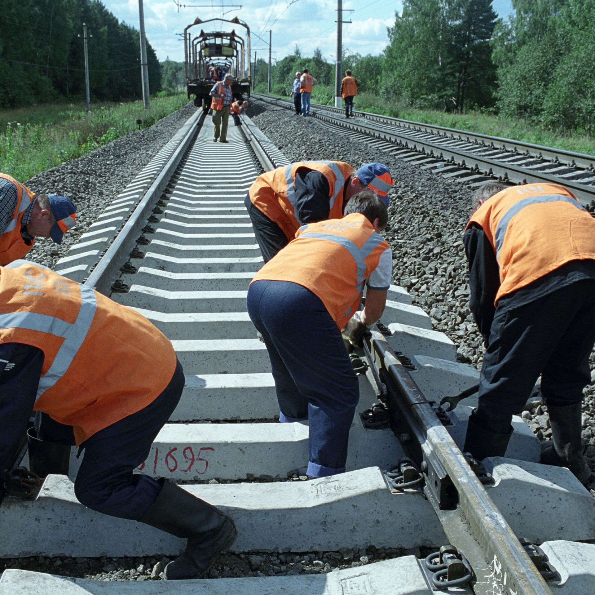 авангард g drive арена. буксир на железной дороге. станция музейная. арена авангард омск. крымский мост жд сообщение.