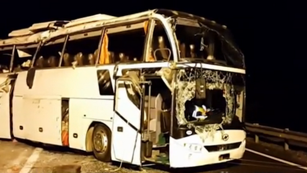 ДТП под Тулой. Пассажирский автобус, следовавший рейсом Москва-Ереван, перевернулся близ города Узловая - Sputnik Армения
