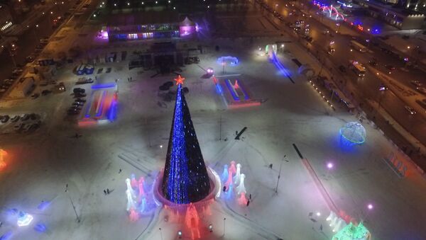 В Перми открыли самый большой ледяной городок в России - Sputnik Армения