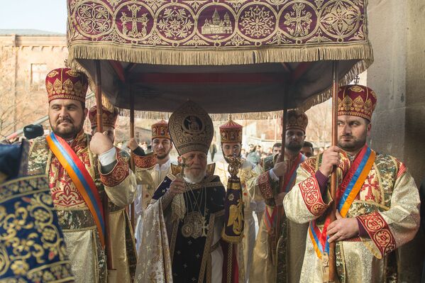 Рождественская литургия в Эчмиадзинском кафедральном соборе Рождественская литургия в Эчмиадзинском кафедральном соборе - Sputnik Армения