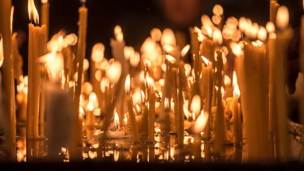 Свечи в церкви - Sputnik Армения