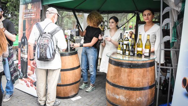 Фестиваль нового вина в парке Мтацминда - Sputnik Армения