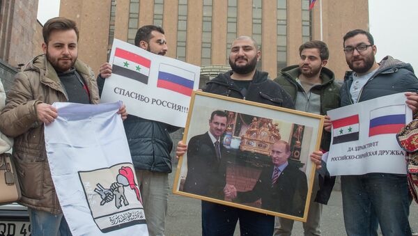 Акция благодарности у посольства России в Армении - Sputnik Армения