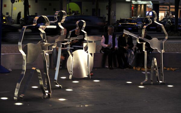Скульптуры Великолепной четверки на площади Beatles-Platz в Гамбурге, Германия. - Sputnik Армения