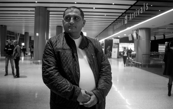 Родственники встречают пострадавших в результате ДТП под Тулой Родственники встречают пострадавших в результате ДТП под Тулой - Sputnik Армения