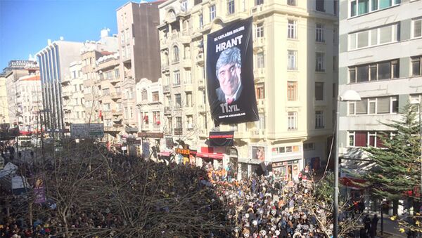 Тысячи людей в Стамбуле отдали дань памяти Гранту Динку - Sputnik Армения