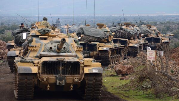 Турецкий военный конвой близ города Хасса у турецко-сирийской границы - Sputnik Армения