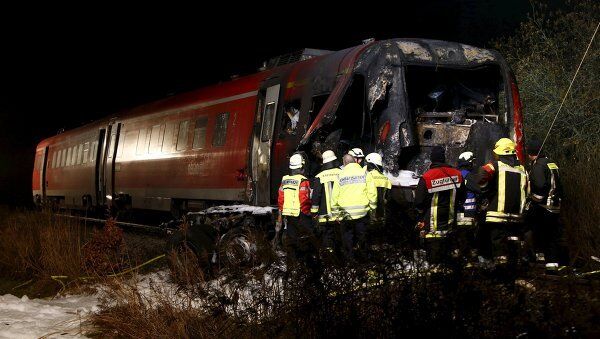 Столкновение пассажирского поезда с грузовиком на юге Германии - Sputnik Армения