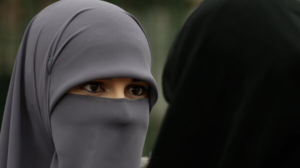 Женщина в хиджабе - Sputnik Արմենիա