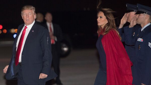 Президент США Дональд Трамп и первая леди Мелания Трамп в международном аэропорту Палм Бич (2 февраля 2018). Уэст-Палм-Бич, Флорида, США - Sputnik Արմենիա